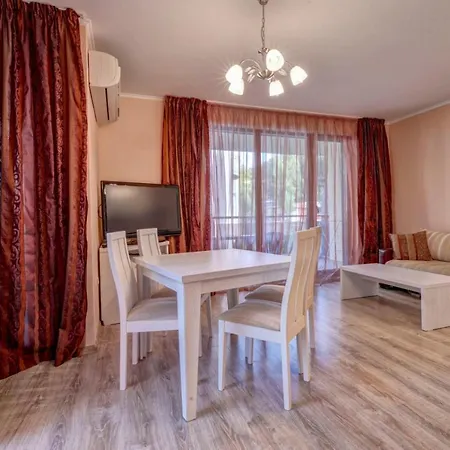 Апартамент Real Black Sea *