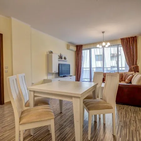 Real Black Sea Апартамент *