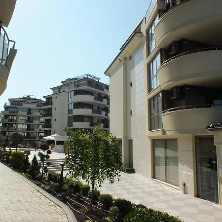 아파트 Real Black Sea *